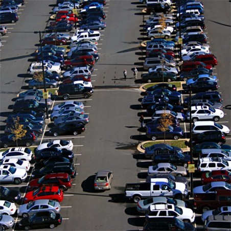 Open mall parking during rush hour (9:15)