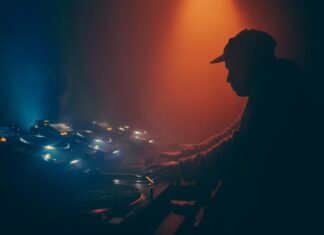 Criticism of Mainstream EDM DJ Set commented by Henry Fong lucidsamples.com