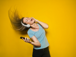 Girl compares mp3 vs aiff
