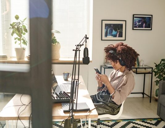 Master Home Recording with This Comprehensive Guide to Techniques, Setup, and Gear Essentials