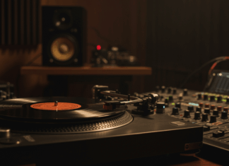 Mixing Vinyl Samples Digital Music Production: Ultimate Workflow Guide